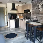 Studio Proche Plage, Frejus