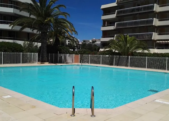Studio Proche Plage, Frejus